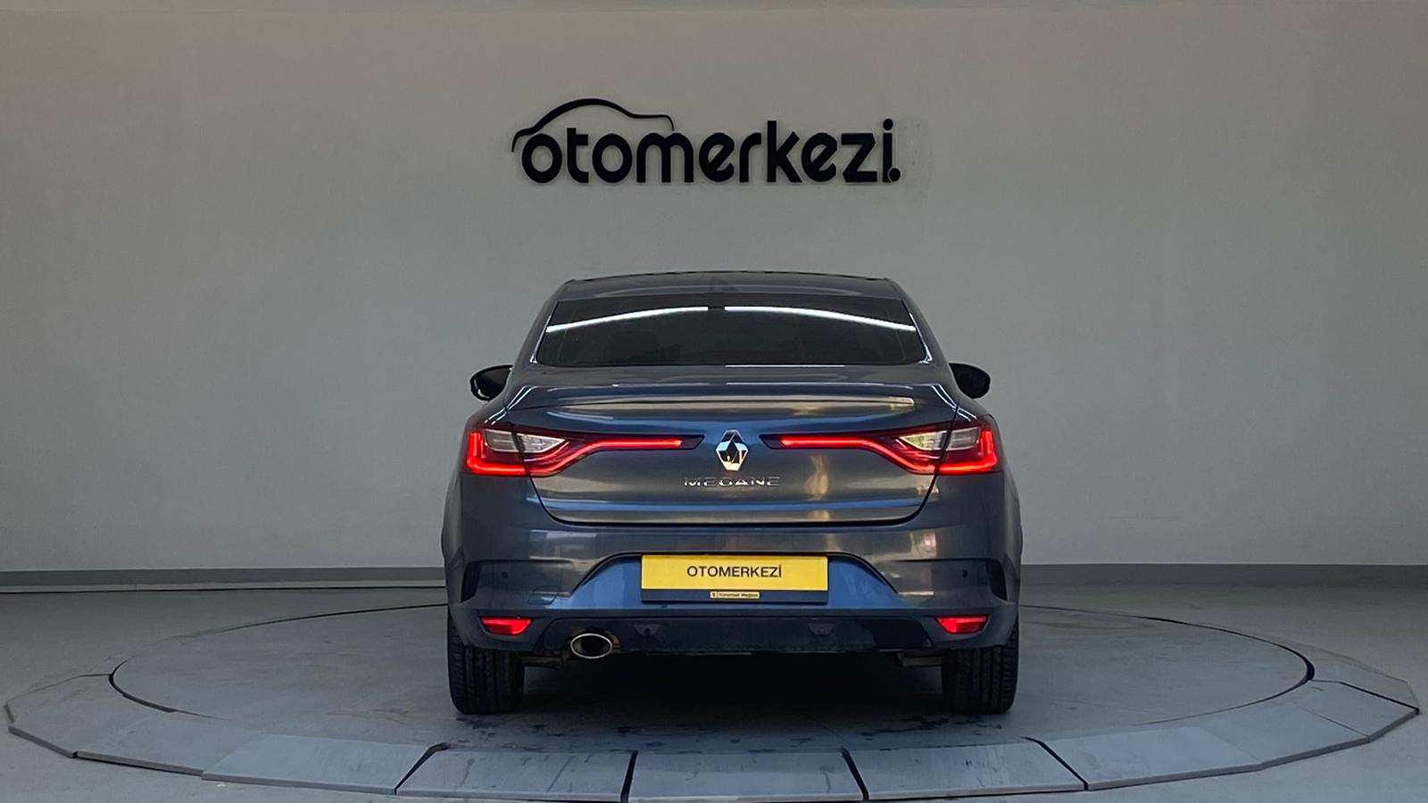 RENAULT MEGANE 5